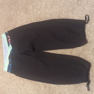Lululemon jogger crops 4